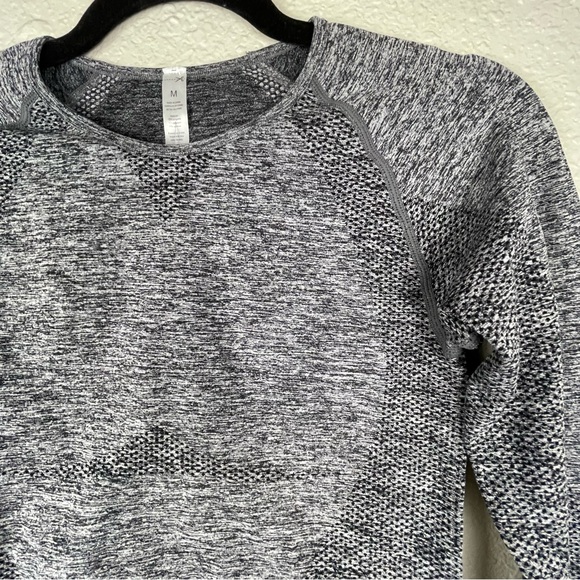 MEND CORE Seamless Dark Gray Sleeved Crop Top and Legging Set NWT - Picture 5 of 11